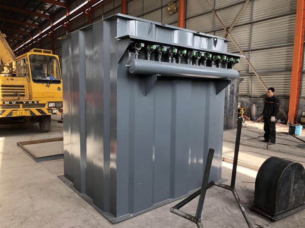 <strong>DMC型脈沖單機(jī)袋式除塵器</strong>